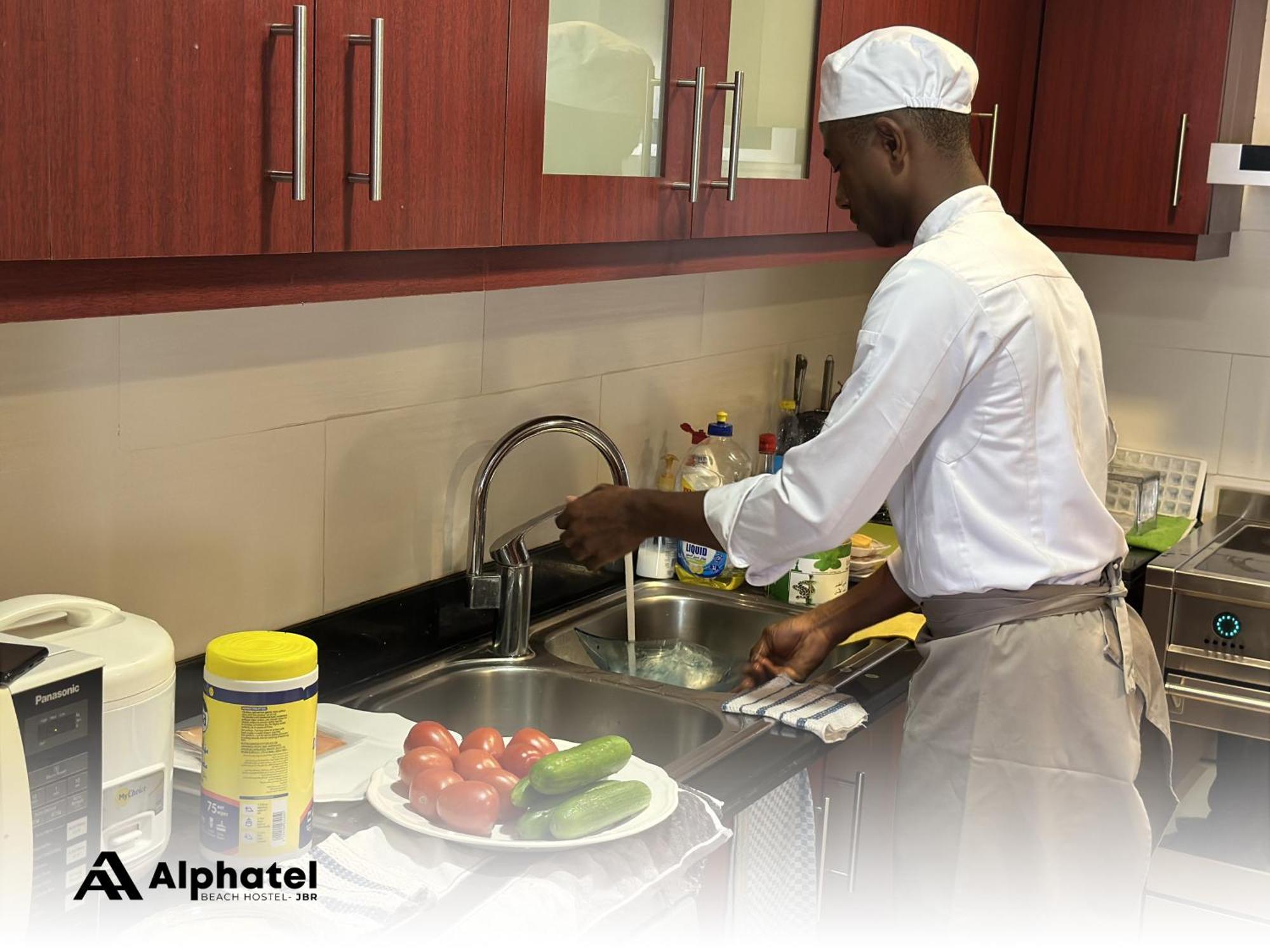 Alphatel Beach Hostel Jbr Dubai Ngoại thất bức ảnh