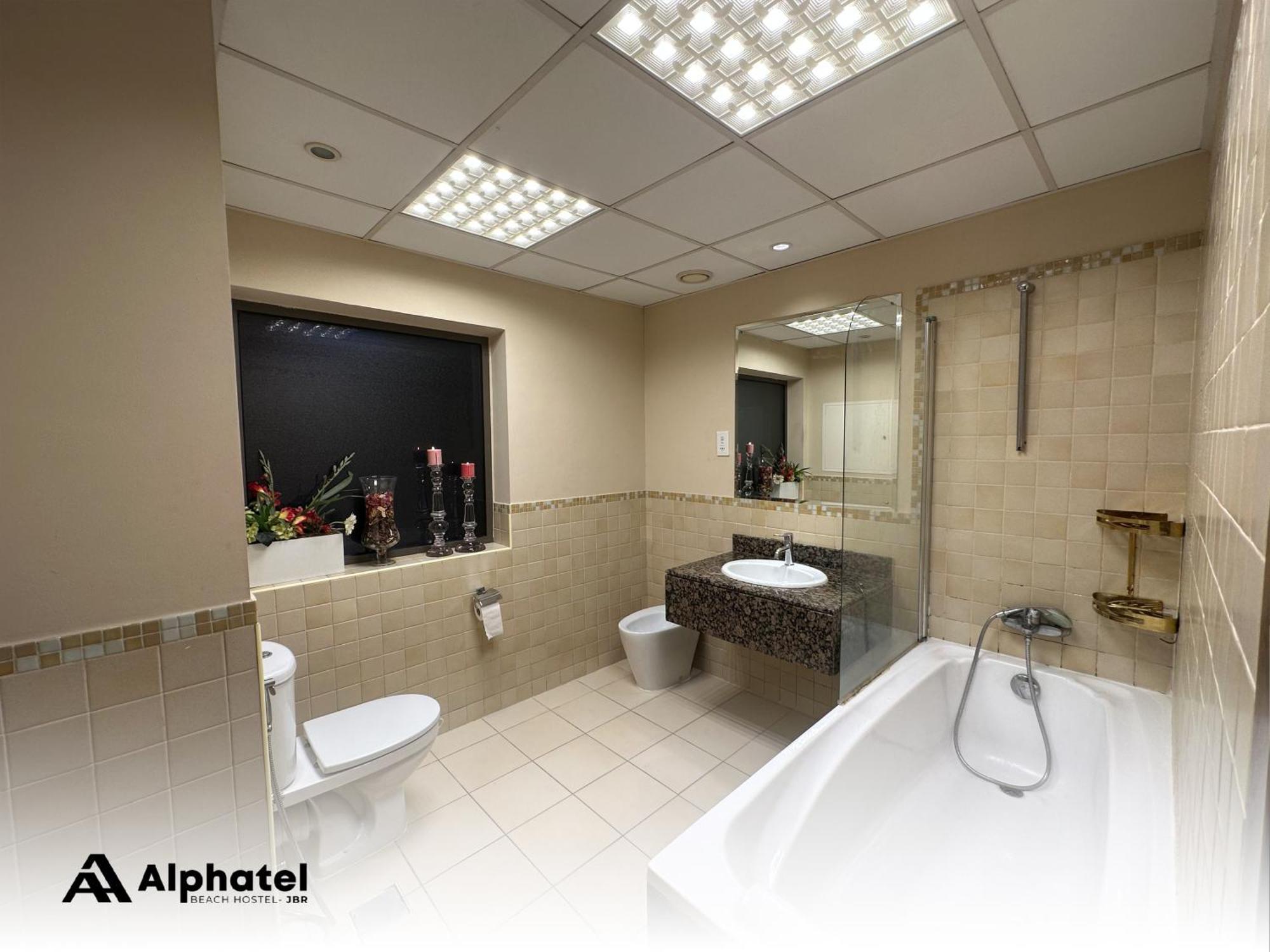 Alphatel Beach Hostel Jbr Dubai Ngoại thất bức ảnh