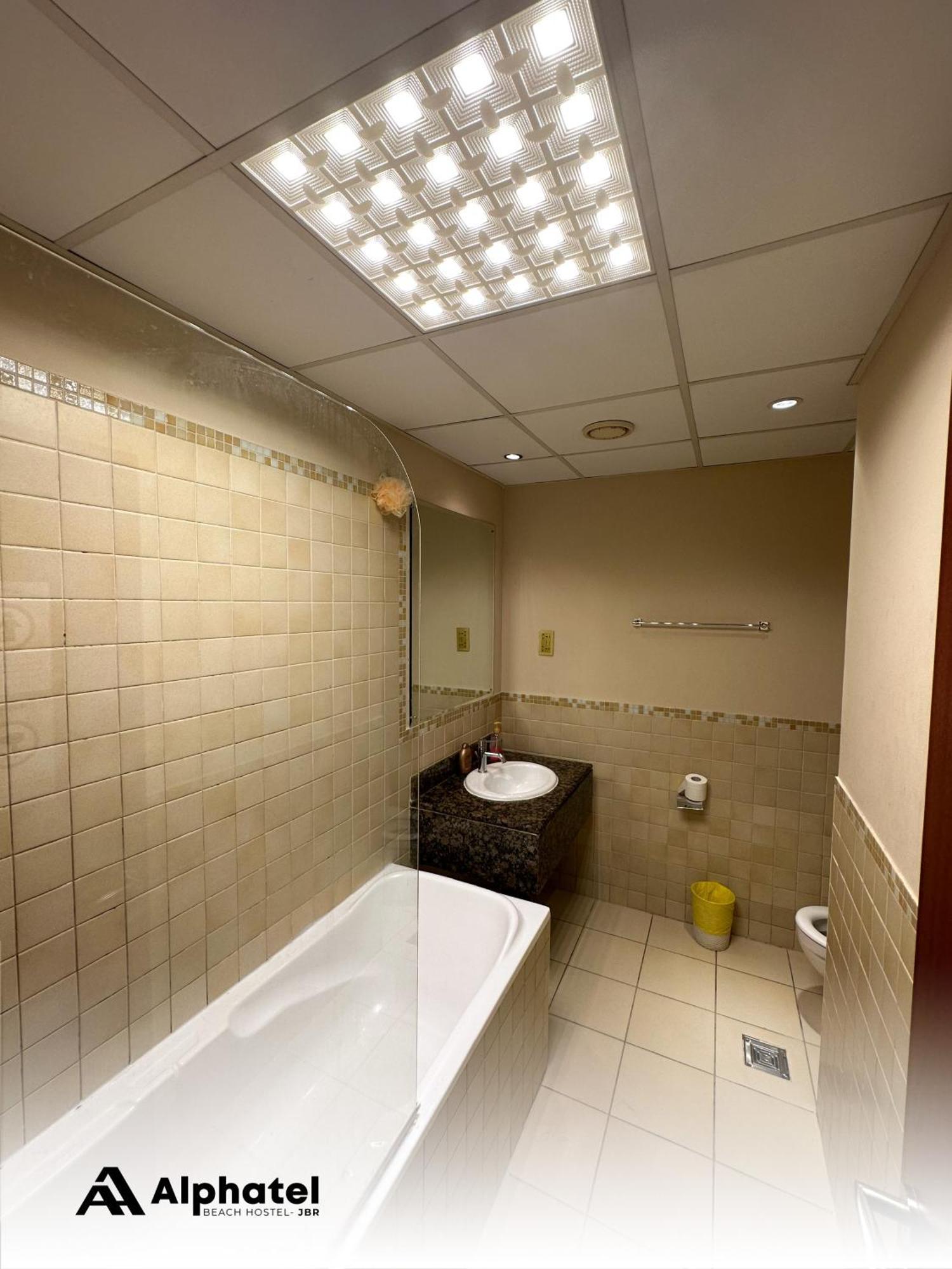 Alphatel Beach Hostel Jbr Dubai Ngoại thất bức ảnh